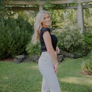 Meet your Posher, Caroline